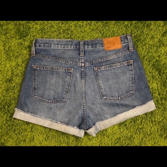 J.Crew High-rise Broken in Boyfriend Short - Picture 3 of 4